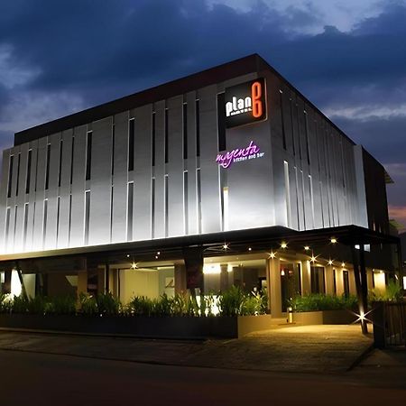 Plan B Hotel Паданг Екстер'єр фото