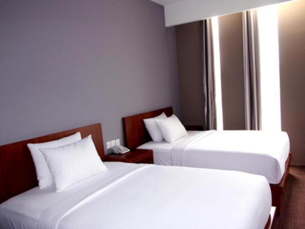 Plan B Hotel Паданг Екстер'єр фото