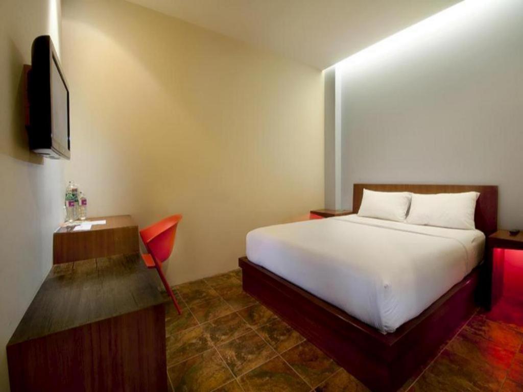 Plan B Hotel Паданг Екстер'єр фото