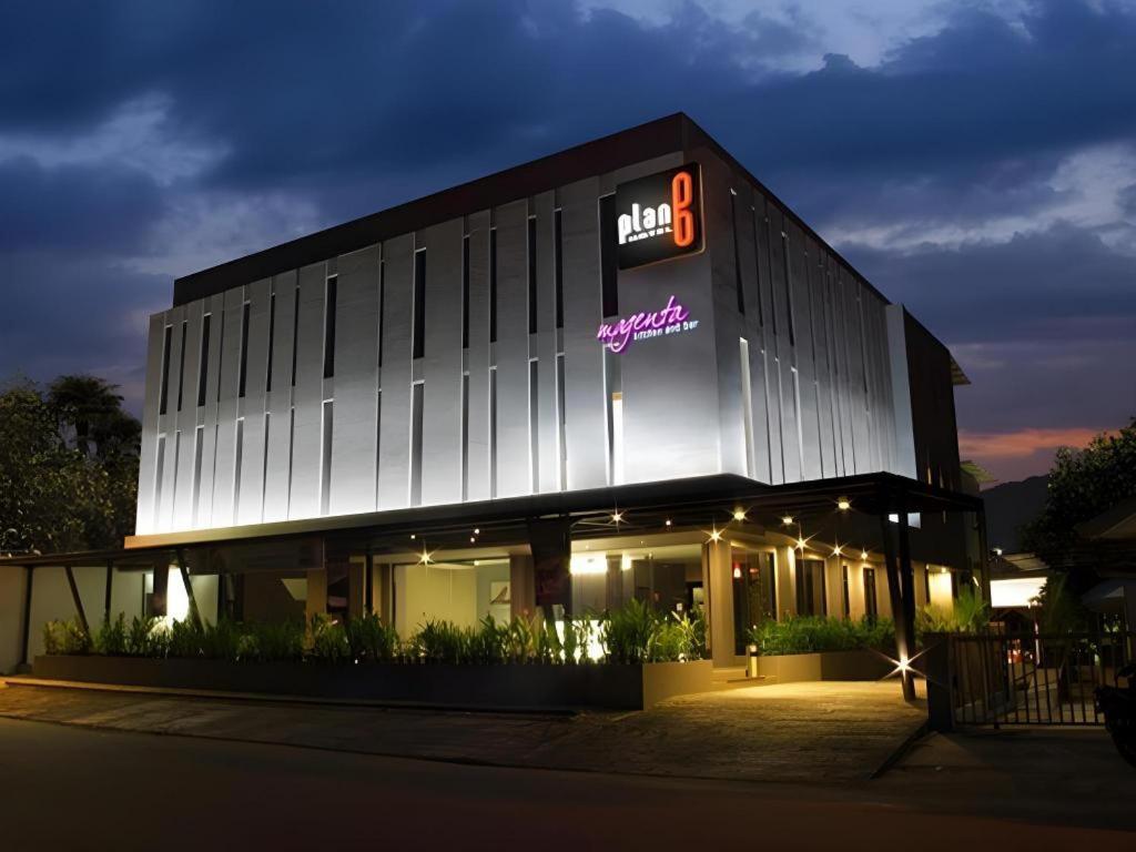 Plan B Hotel Паданг Екстер'єр фото