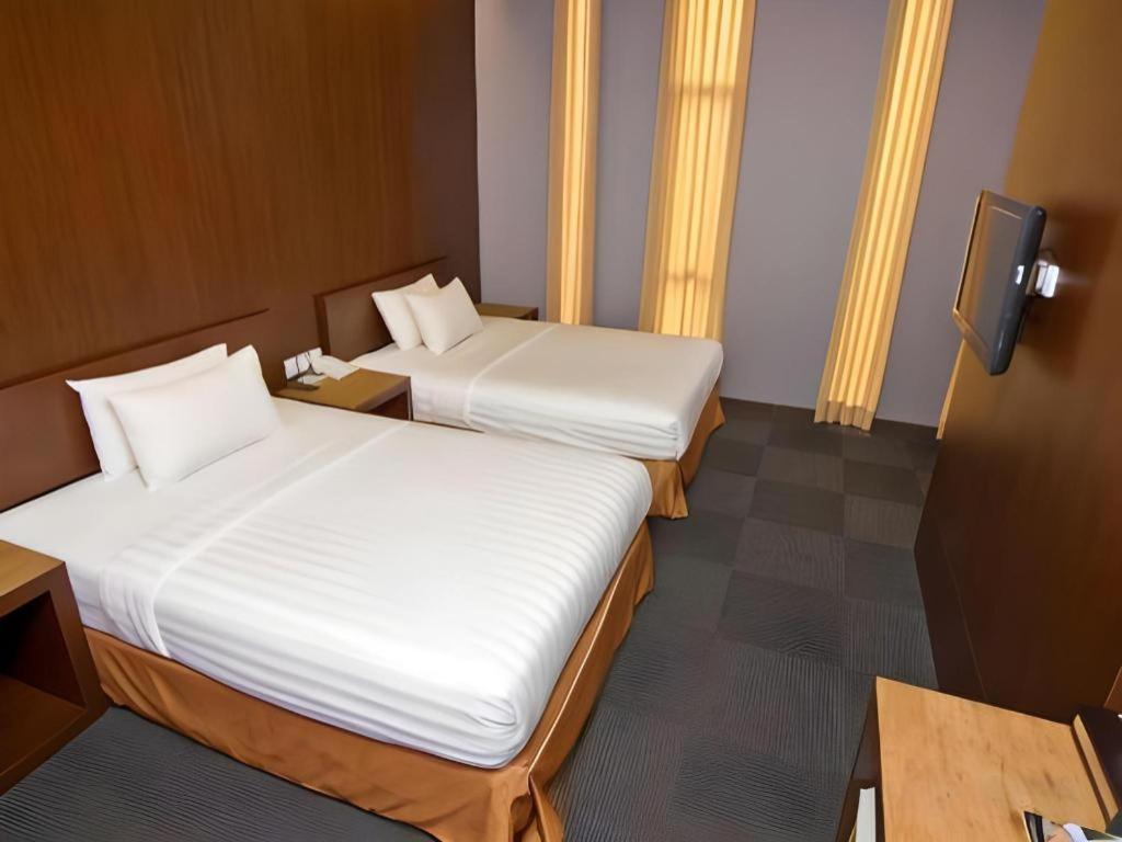 Plan B Hotel Паданг Екстер'єр фото
