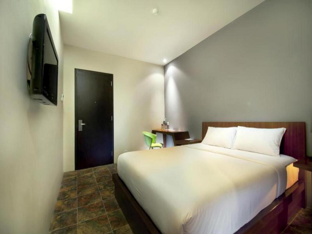 Plan B Hotel Паданг Екстер'єр фото
