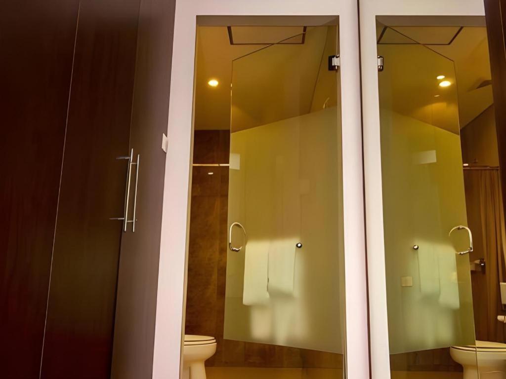 Plan B Hotel Паданг Екстер'єр фото