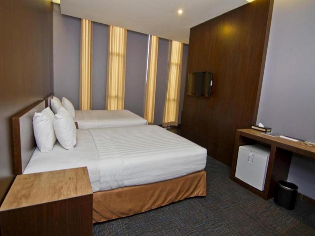 Plan B Hotel Паданг Екстер'єр фото