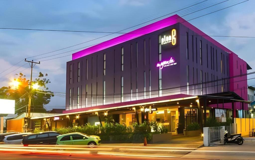 Plan B Hotel Паданг Екстер'єр фото